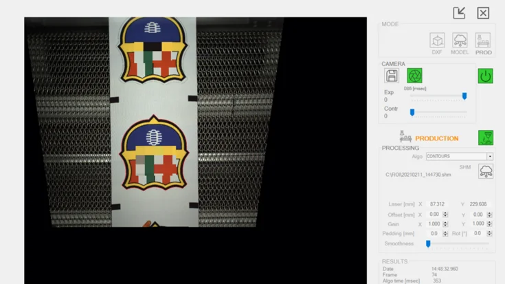 Real-time detection of cutting lines in textile production using MVTec HALCON with contour-based image analysis.