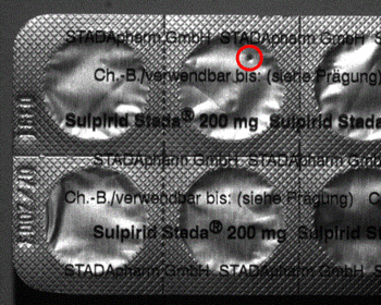 Form- und oberflächenbasierte Inspektion einer Verpackung mit markierter Abweichung zur Erkennung von Geometrie- und Oberflächenfehlern im IIoT-Umfeld.